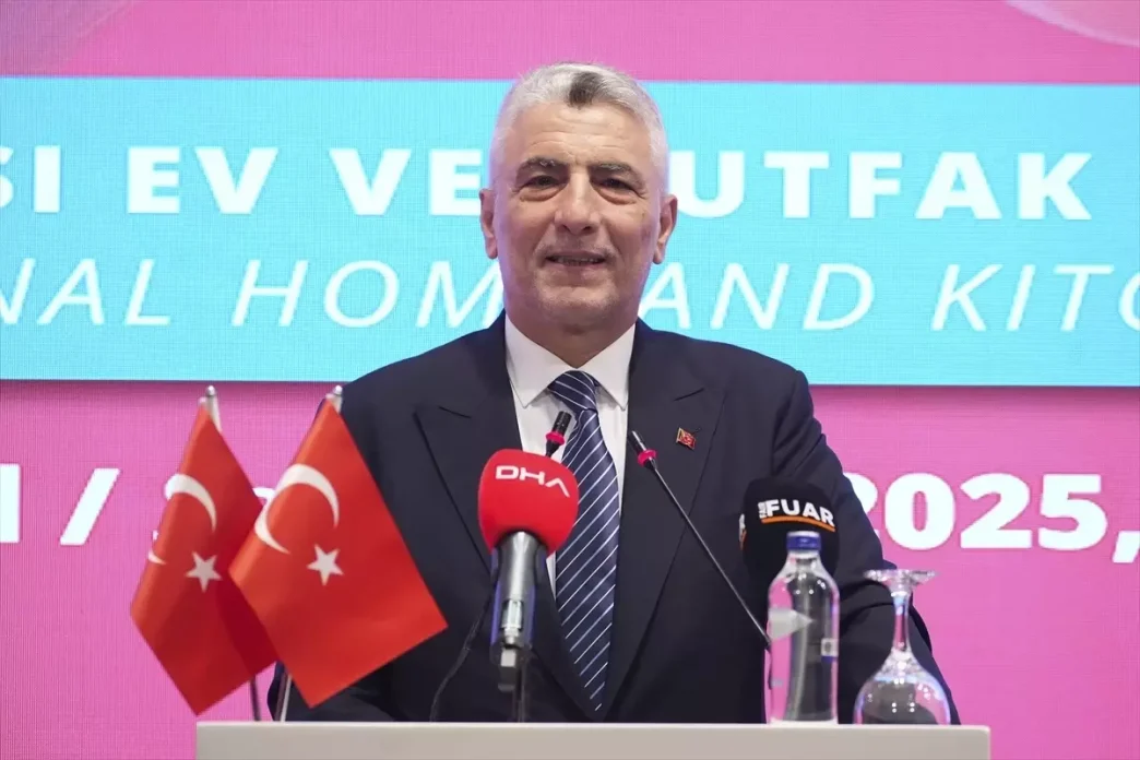 Ticaret Bakani Bolat 35 Uluslararasi Ev ve Mutfak Esyalari Fuarinin
