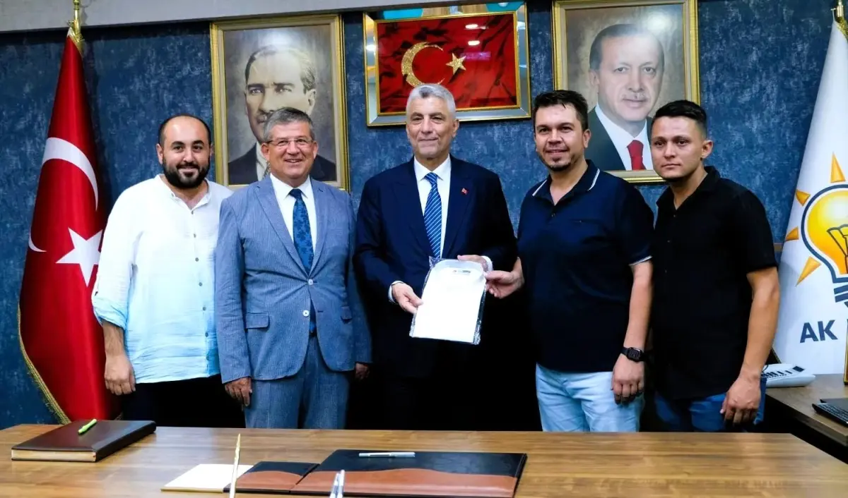 Ticaret Bakanina Buldan Bezi Gomlek Hediye Edildi