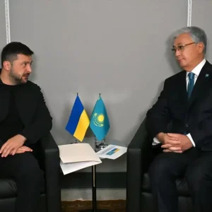 Tokayev ve Zelenskiy ABDde Bir Araya Geldi