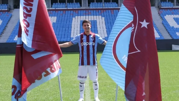 Trabzonspor Benjamin Bouchouari ile 31 Yillik Anlasma Sagladi