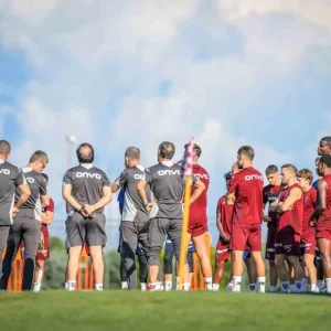 Trabzonsporda Transfer Hareketliligi 8 Yeni Yuz 16 Ayrilan Oyuncu
