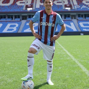 Trabzonsporun Yeni Transferi Bouchouari Resmen Duyuruldu