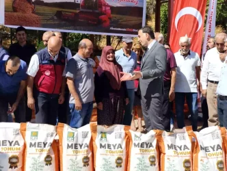 Tuncelide Ciftcilere Kirmizi Mercimek Tohumu Dagitildi