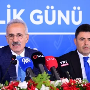 Ulastirma ve Altyapi Bakani Uraloglu Dunya Denizcilik Gunu Kahvalti Programinda