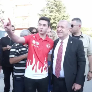 Umit Ozdag Eryaman Pazarinda Gecim Sikintisini Dinledi