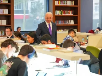 Umraniye Belediyesinden Universite Ogrencilerine Egitim Destegi