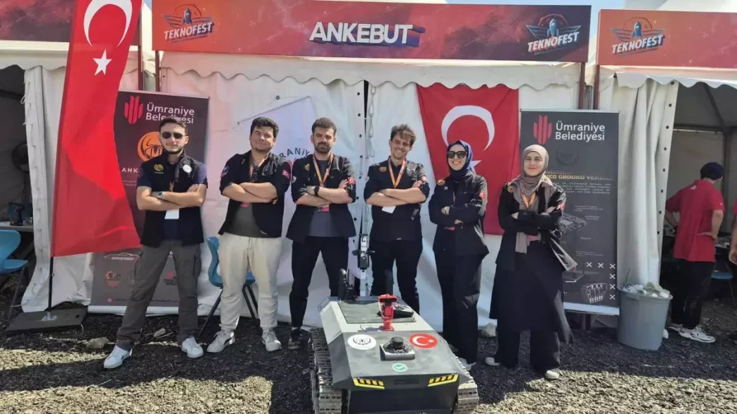 Umraniye Bilim Merkezi Ogrencileri Takim Ruhu Odulunu Kazandi