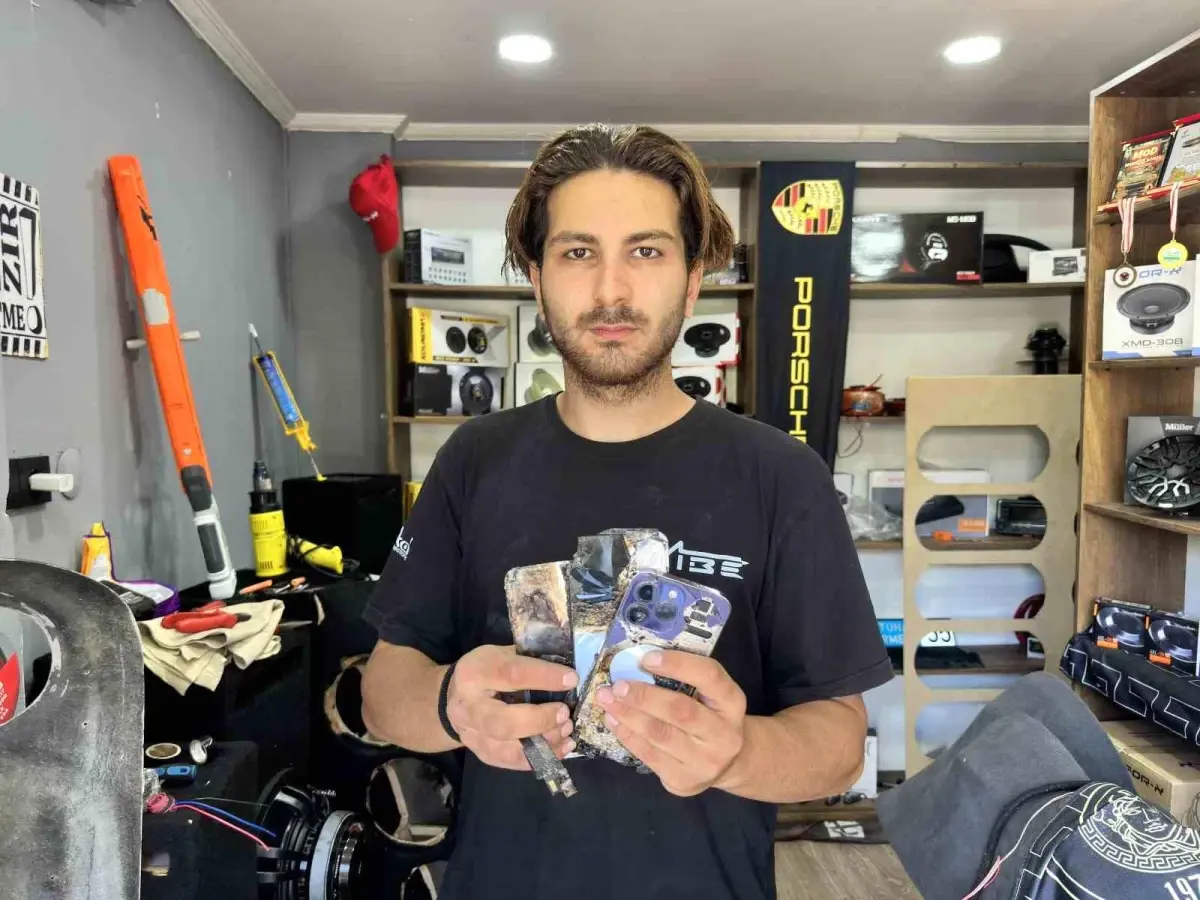 Umraniyede Bir Vatandasin Cebindeki Telefon Alev Aldi