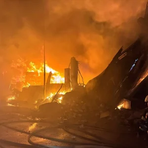 Usakta Tekstil Fabrikasi ve Deposunda Yangin