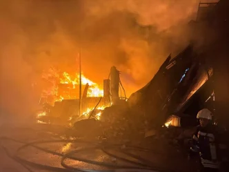 Usakta Tekstil Fabrikasi ve Deposunda Yangin