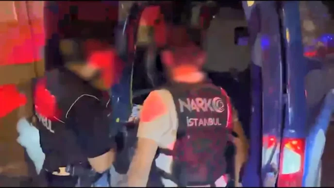 Uyusturucu Operasyonu 37 Kilogram Skunk Ele Gecirildi