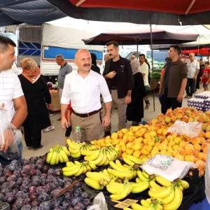 Vali Osman Varol Semt Pazarini Ziyaret Etti