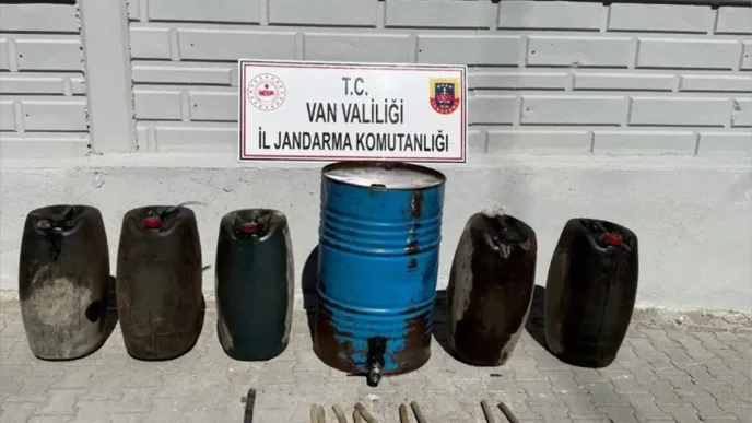 Van Baskalede Gumruk Kacagi Akaryakit Operasyonu 319 Litre Ele Gecirildi