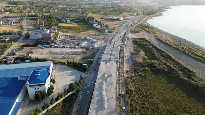 Van Edremitte Koprulu Kavsak ve Baglanti Yolu Calismalari Devam Ediyor