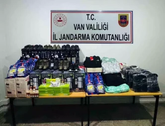 Vanda Gumruksuz Kacak Esya Operasyonu 1 Milyon Lira Degerinde Malzeme