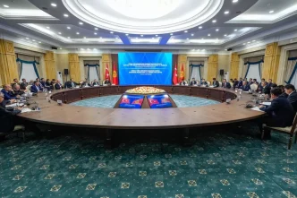YOK Baskani Erol Ozvar Kirgizistanda Ekonomik Komisyon Toplantisina Katildi