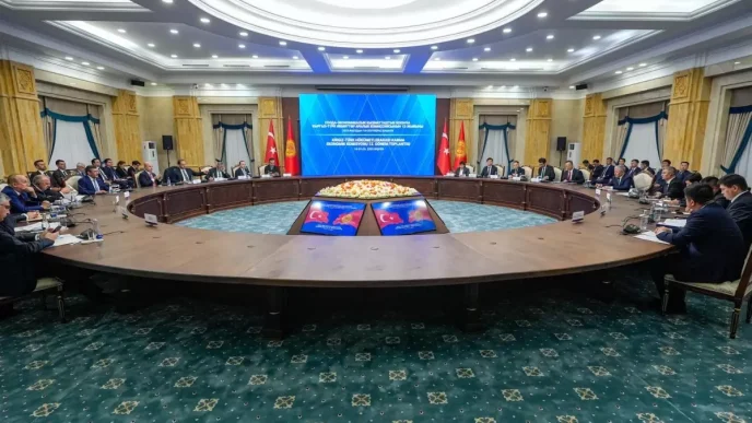 YOK Baskani Erol Ozvar Kirgizistanda Ekonomik Komisyon Toplantisina Katildi