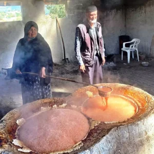 Yagcik Koyu Pekmez Evi Ziyaretiyle Yerel Uretim Destekleniyor