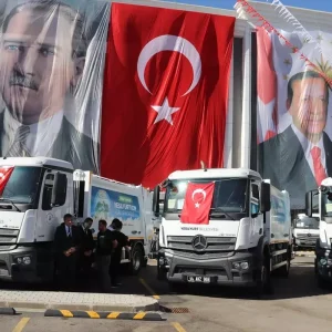 Yesilyurt Belediyesi 200 milyon liralik 21 temizlik aracini hizmete aldi