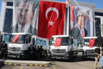 Yesilyurt Belediyesi 200 milyon liralik 21 temizlik aracini hizmete aldi