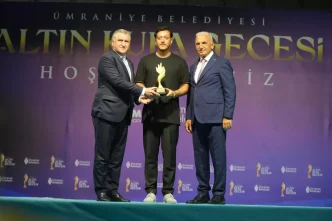 Yilin spor insani eski futbolcu Mesut Ozil secildi
