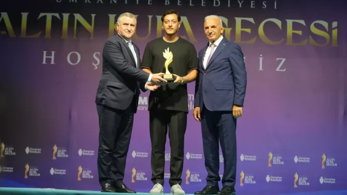 Yilin spor insani eski futbolcu Mesut Ozil secildi