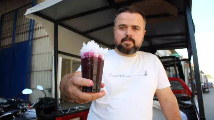 Yusuf Bozkurt Yaz Aylarinin Vazgecilmezi Kar Helvasiyla Sanayi Esnafini Serinletiyor