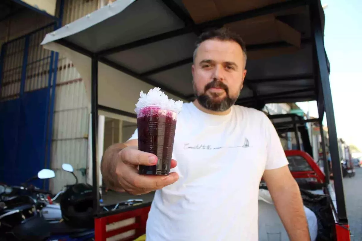 Yusuf Bozkurt Yaz Aylarinin Vazgecilmezi Kar Helvasiyla Sanayi Esnafini Serinletiyor