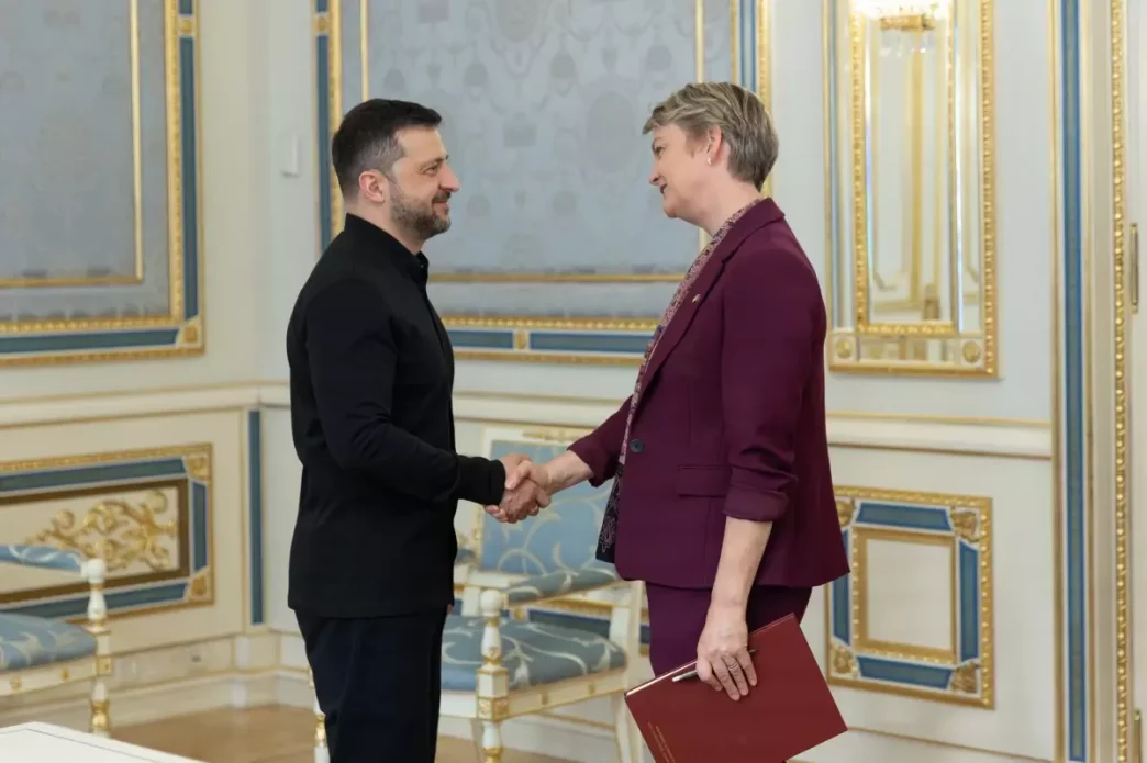 Zelenskiy Ingiltere Disisleri Bakani Cooper ile Kritik Gorusme Gerceklestirdi