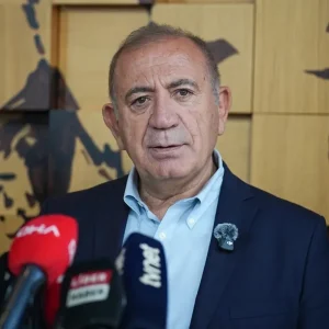 chp gusel tekin dahil 6 ismi partiden ihrac etti 19090125 6215 amp