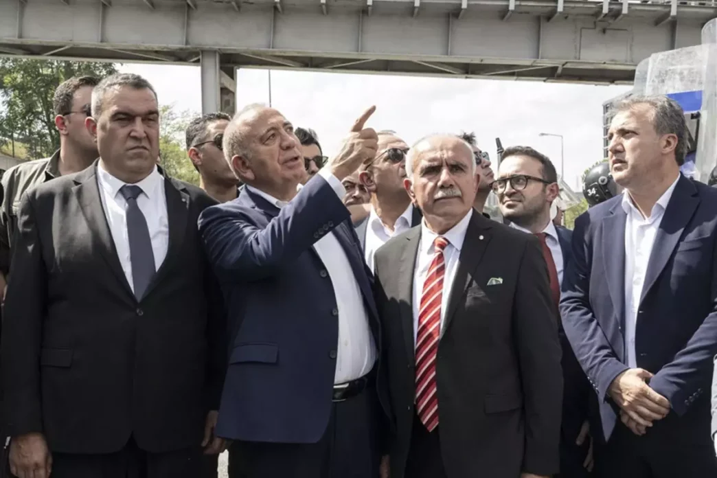 ozel gelmeden binadan ayrildi gursel tekin den 19044371 7706 amp