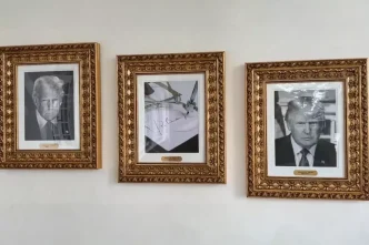 trump biden in fotografi yerine otomatik imza 19084367 4675 amp