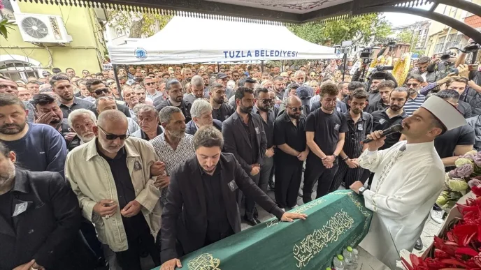 tugberk yavuz dan annesi gullu ye son veda 19093252 6666 amp