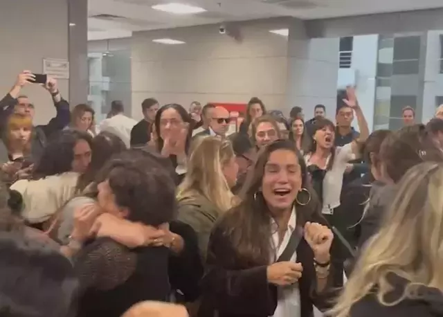 8 ay sonra gelen özgürlüğe böyle sevindiler