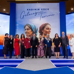 1760533407 471 Is Bankasindan Dunya Ciftci Kadinlar Gununde umut tazeleyen hikayeler