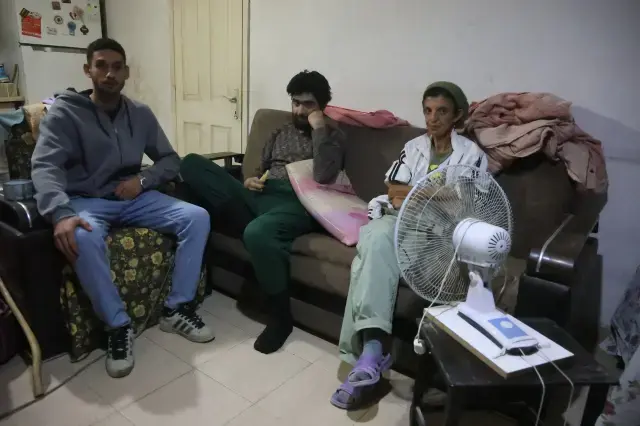 3 yıldır tırnaklarını kesmeyen ve duş almayan gencin eski hali ortaya çıktı