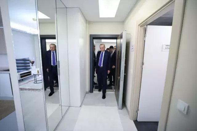 Yüzyılın Konut Projesi'nin detaylarını açıklayan Cumhurbaşkanı Erdoğan, örnek daireyi inceledi