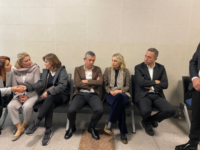 7 ay sonra bir ilk! İmamoğlu, Çağlayan Adliyesi'ne böyle getirildi 6 Casusluk soruşturmasında ifade verecek olan Ekrem İmamoğlu, Çağlayan Adliyesi'nde