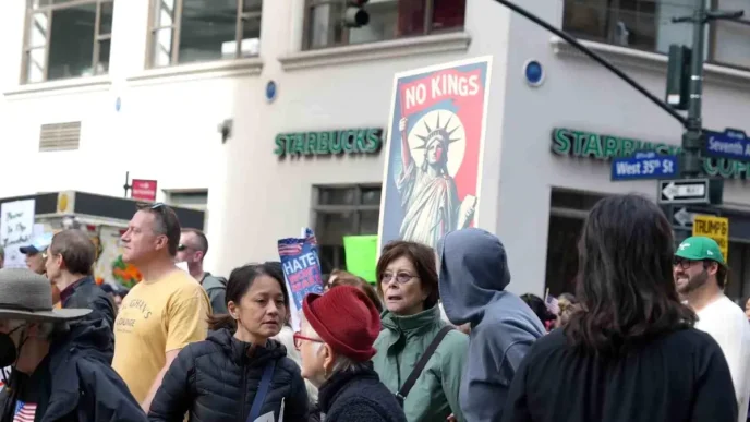 ABDde No Kings Protesto Gosterileri Trump Yonetimine Karsi Eylemler