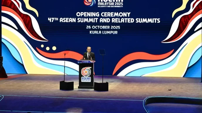 ASEAN Zirvesi Kuala Lumpur'da Başladı 4 ASEAN Zirvesi Kuala Lumpurda Basladi