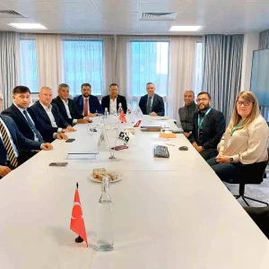 Adana Ticaret Odasi Heyeti Ingilterede Yatirim Firsatlarini Gorustu