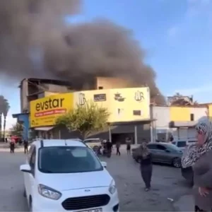 Adanada Tekstil Malzemesi Satan Is Yerinde Yangin Cikti