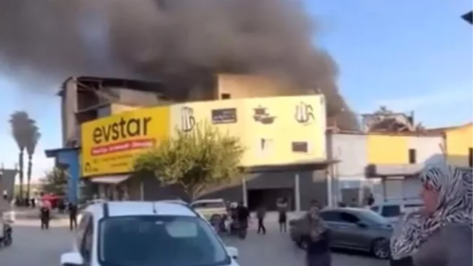 Adanada Tekstil Malzemesi Satan Is Yerinde Yangin Cikti