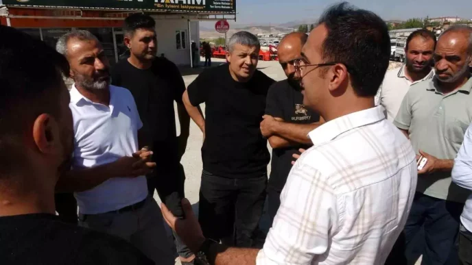 Adiyamanda Oto Kurtaricilar ve Nakliyeciler Kantar Zorunluluguna Karsi Eylem Duzenledi