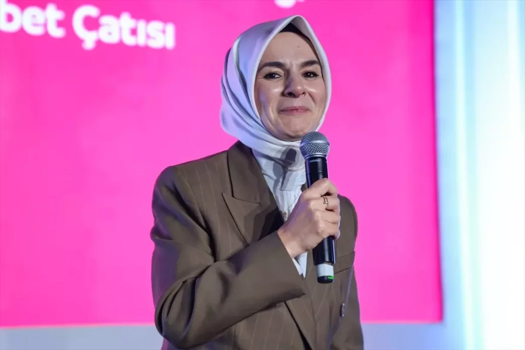 Aile ve Sosyal Hizmetler Bakani Goktas Aile Festivalini ziyaret etti