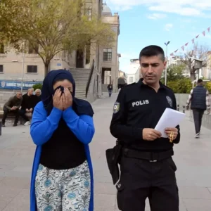 Aksarayda Kuyumcudan 300 Bin Liralik Bilezik Calan Kadin Yakalandi