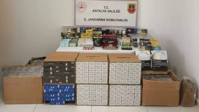Antalyanin Kas Ilcesinde Kacak Sigara Operasyonu