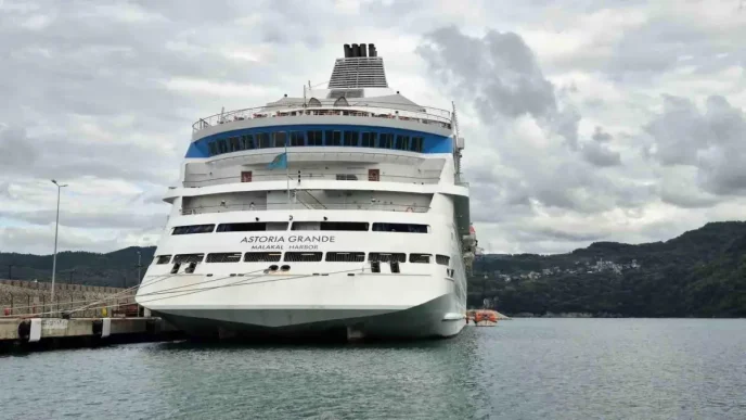 Astoria Grande Gemisi Amasra Limaninda Bakimda