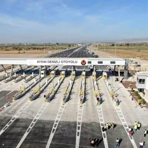 Aydin Denizli Otoyolunin Ilk Yili Bolgesel Kalkinmaya Katki
