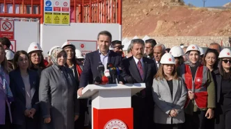 Bakan Bayraktar Kendi petrolunu dogal gazini ureten Turkiye cok daha